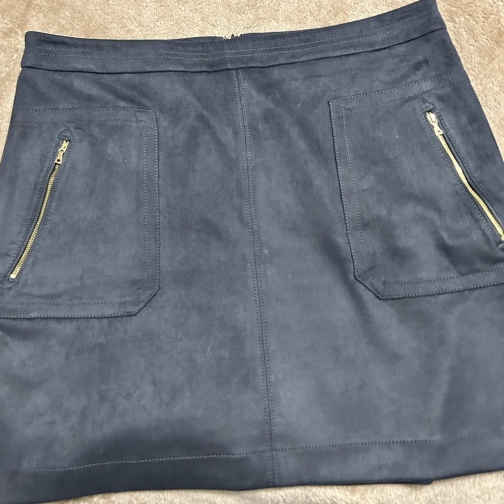 Stylish Dark Gray Saude Skirt with Zipper Pockets
